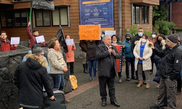 PROTESTA CALLEJERA DE VECINOS DE PUCON EN DEFENSA DEL LAGO CABURGUA