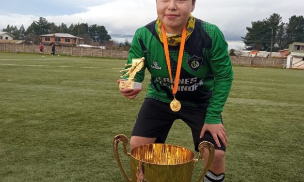 MUJERES DE VILLARRICA GANADORAS DE CAMPEONATO DE FUTBOL-7 EN CHOL-CHOL