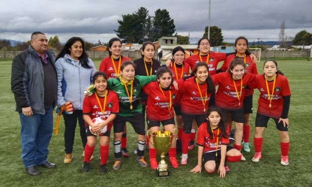 MUJERES DE VILLARRICA GANADORAS DE CAMPEONATO DE FUTBOL-7 EN CHOL-CHOL